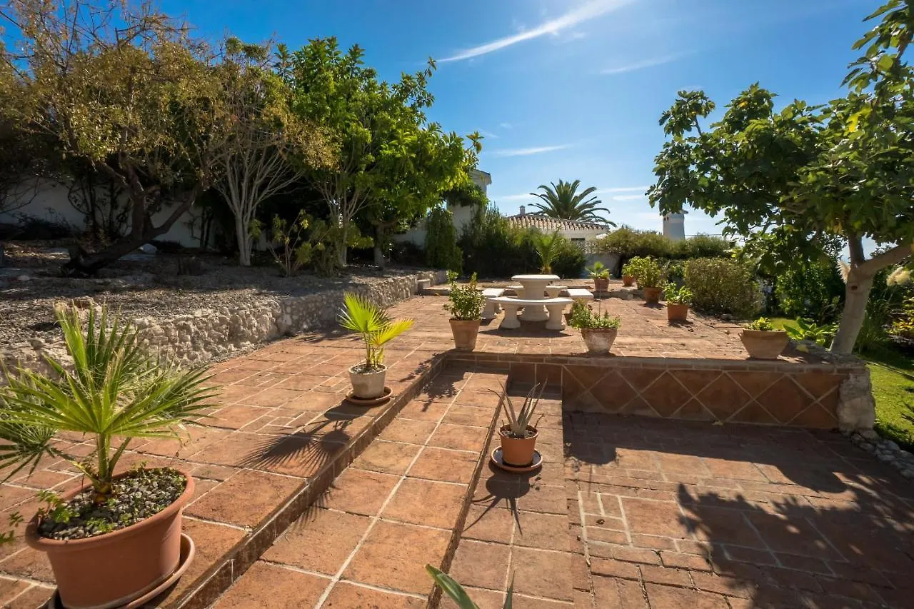 Private Heated Pool, Jacuzzi & 1225M2 Garden In Villa Cipreses Frigiliana Spanien
