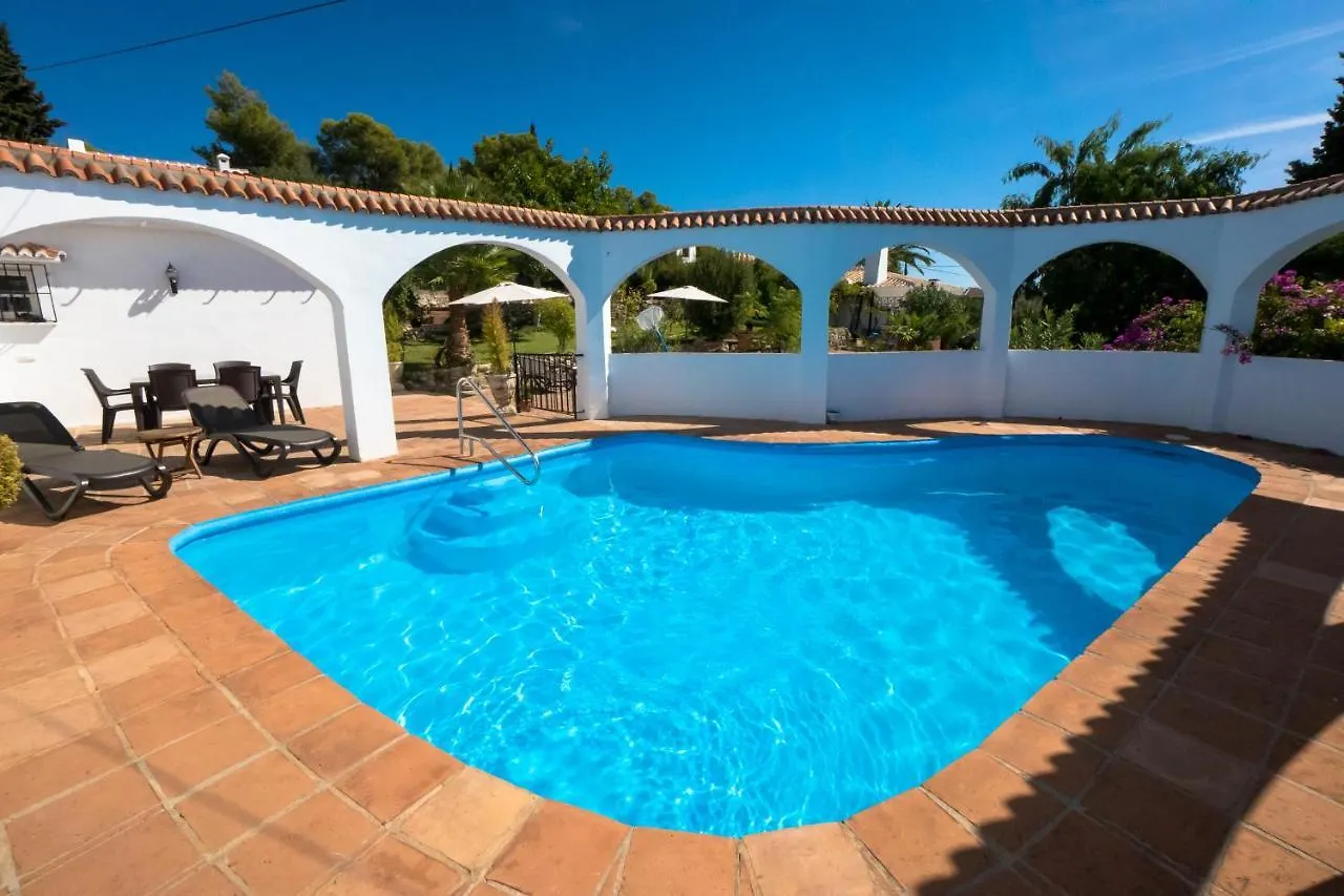 Private Heated Pool, Jacuzzi & 1225M2 Garden In Villa Cipreses Frigiliana