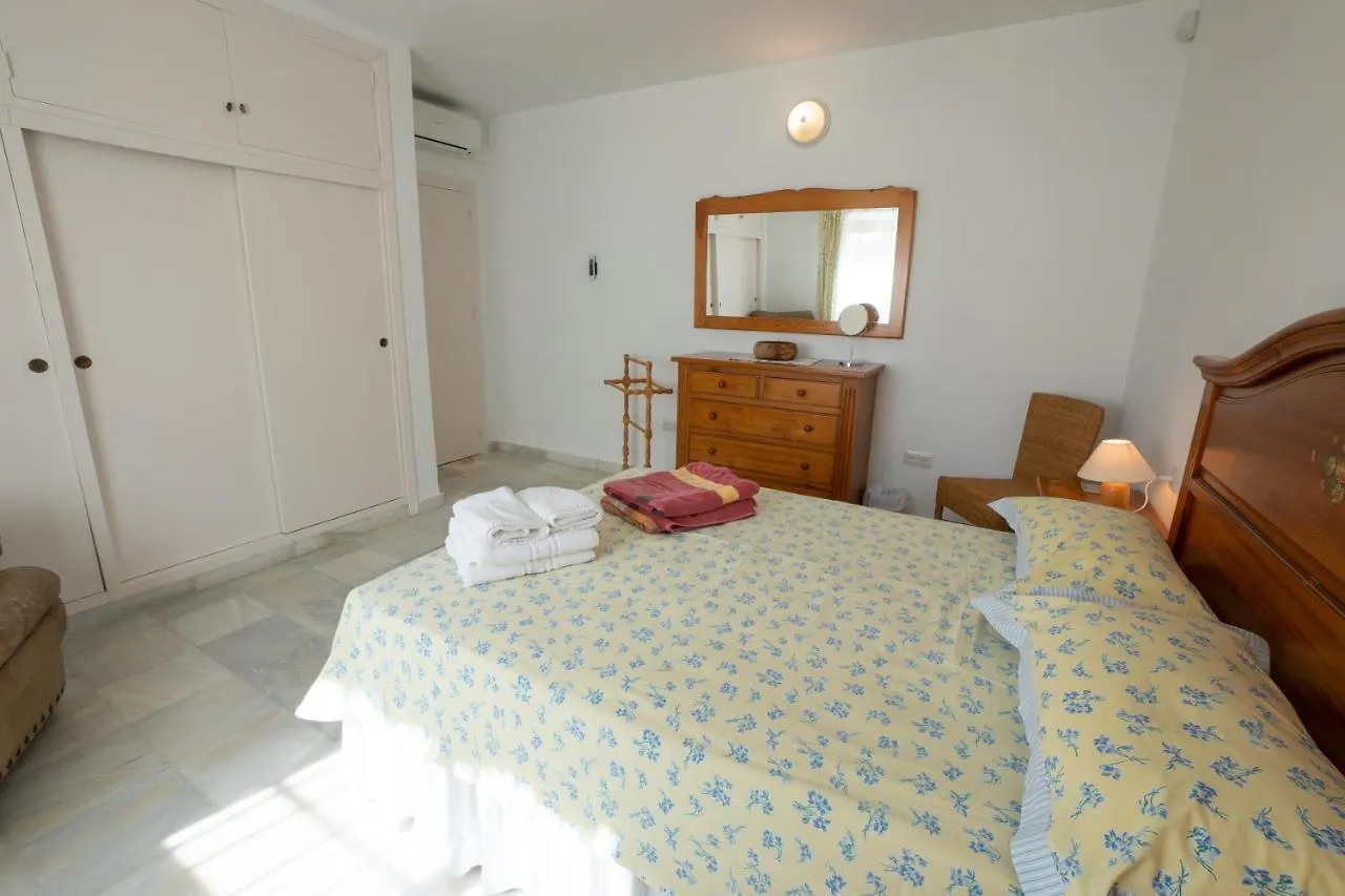 Private Heated Pool, Jacuzzi & 1225M2 Garden In Villa Cipreses Frigiliana